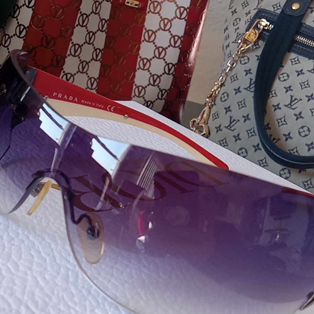 PRADA sunglasses - Picture 6 of 10